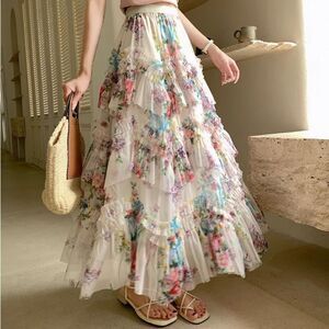 Floral Shell 💯% Polyester  Size M